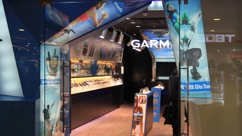 Дизайн POS-материалов для оформления фирменных магазинов Garmin
